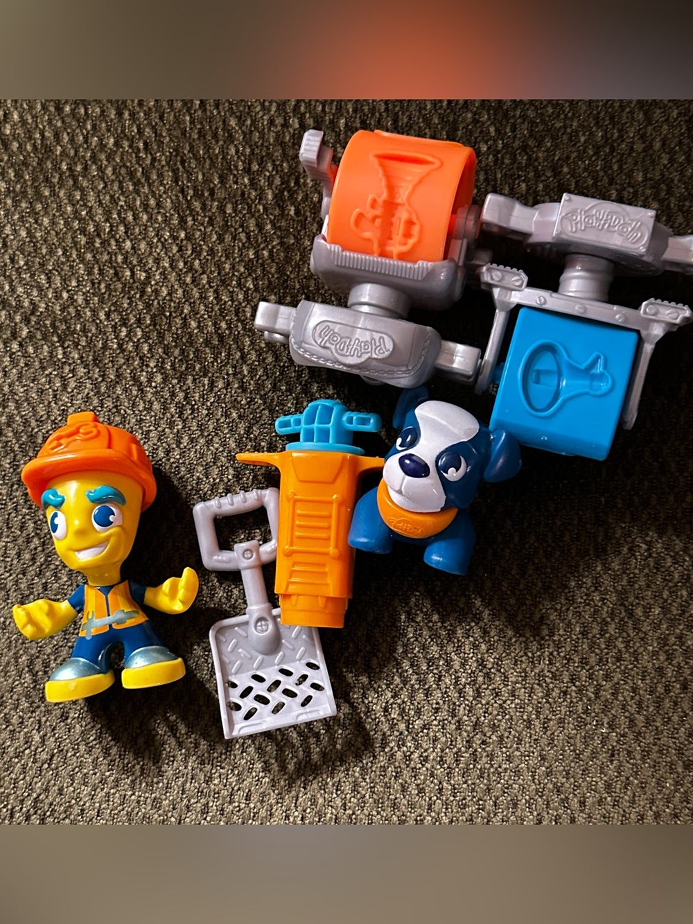 PlayDoh Town Road Worker playset construction / dog